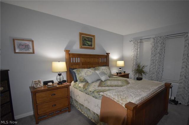 23004 Chandlers Lane 4-344, Olmsted Falls, OH 44138