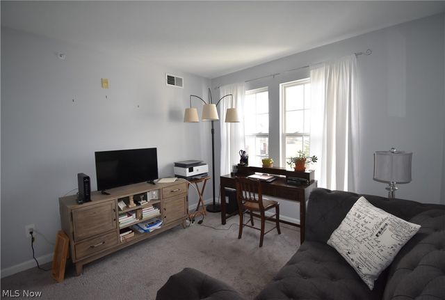 23004 Chandlers Lane 4-344, Olmsted Falls, OH 44138