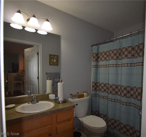 23004 Chandlers Lane 4-344, Olmsted Falls, OH 44138