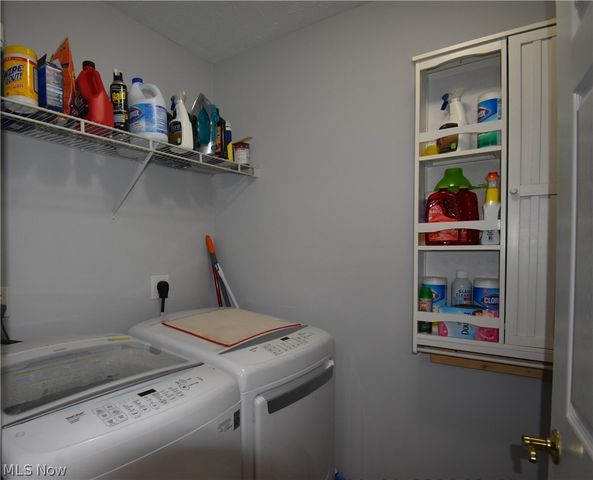 23004 Chandlers Lane 4-344, Olmsted Falls, OH 44138