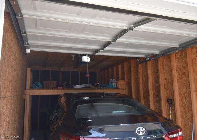 23004 Chandlers Lane 4-344, Olmsted Falls, OH 44138