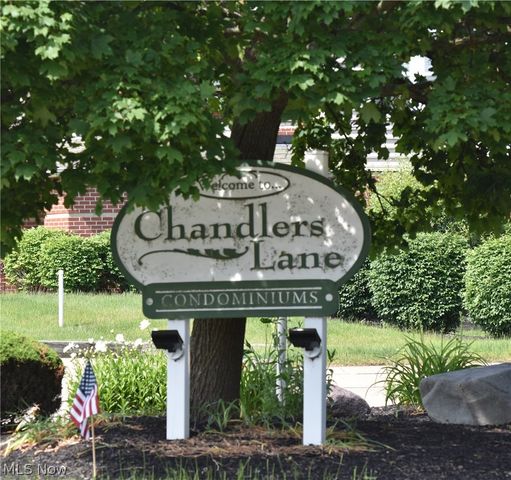 23004 Chandlers Lane 4-344, Olmsted Falls, OH 44138