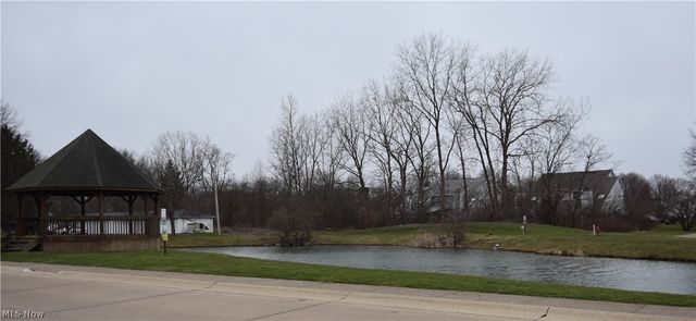 23004 Chandlers Lane 4-344, Olmsted Falls, OH 44138