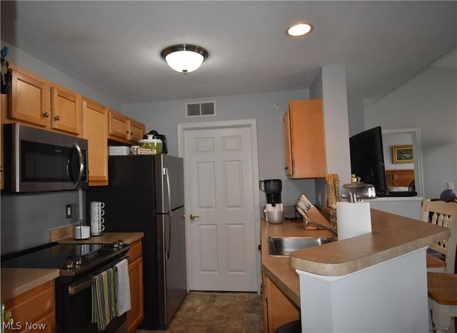 23004 Chandlers Lane 4-344, Olmsted Falls, OH 44138