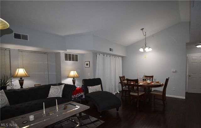 23004 Chandlers Lane 4-344, Olmsted Falls, OH 44138