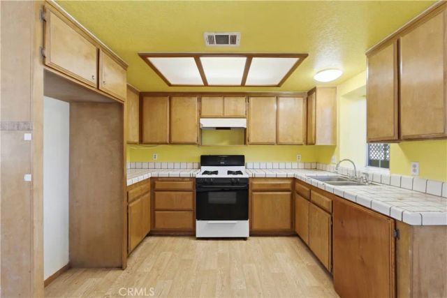 12365 Waynoka Road, Apple Valley, CA 92308