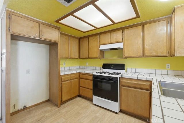 12365 Waynoka Road, Apple Valley, CA 92308