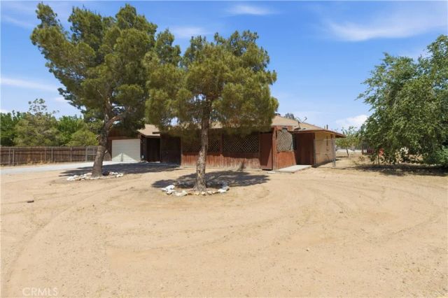 12365 Waynoka Road, Apple Valley, CA 92308