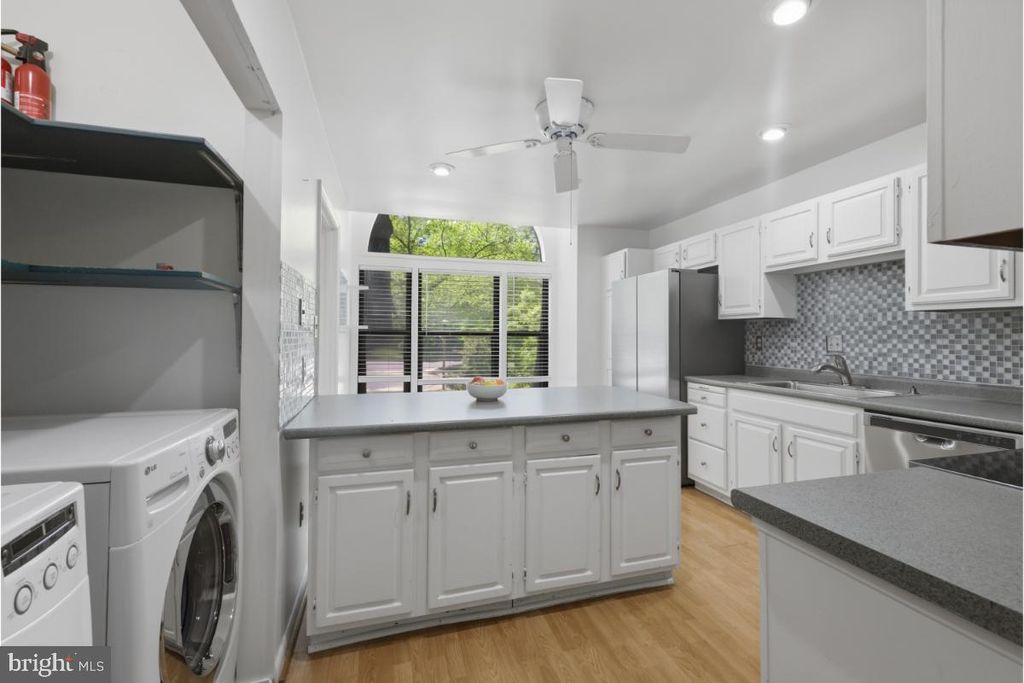 Image 12 of property listing at 588 WILD FLOWER GLADE, Annapolis, MD 21409