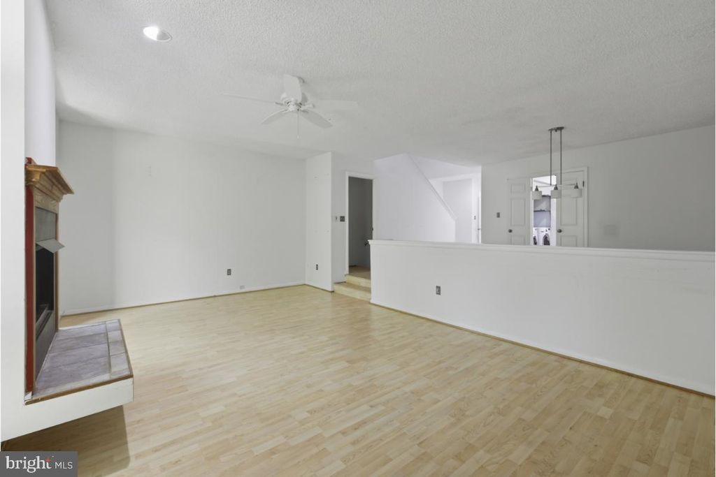 Image 17 of property listing at 588 WILD FLOWER GLADE, Annapolis, MD 21409