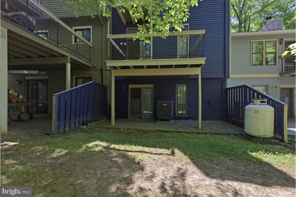 Image 4 of property listing at 588 WILD FLOWER GLADE, Annapolis, MD 21409