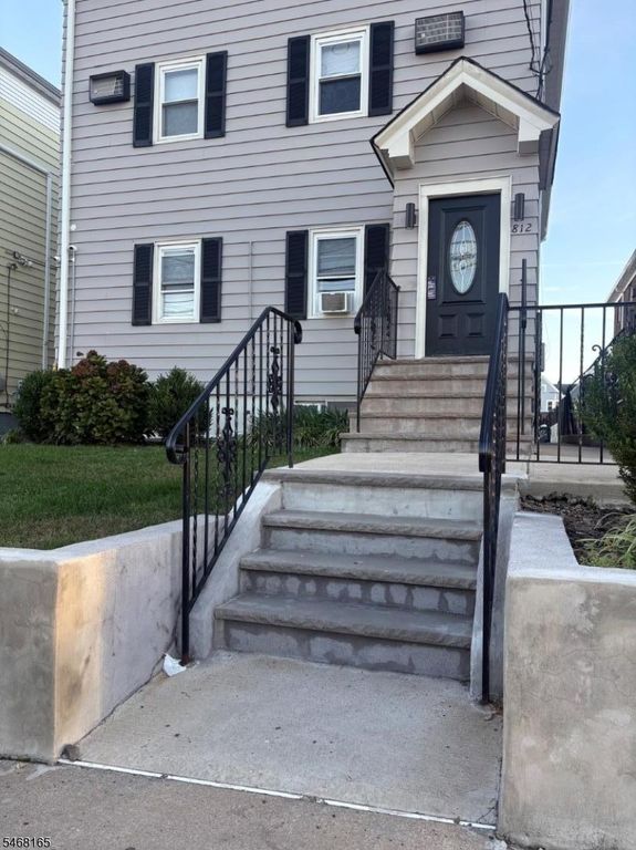 812 W Grand St, Elizabeth City, NJ 07202 — exterior