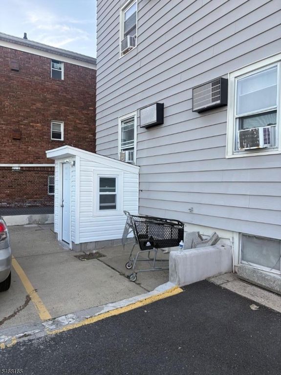 812 W Grand St, Elizabeth City, NJ 07202 — photo 4