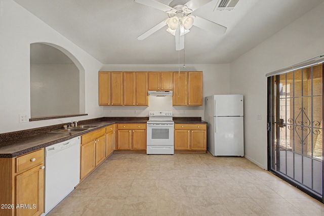 823 W LYDIA Lane, Phoenix, AZ 85041