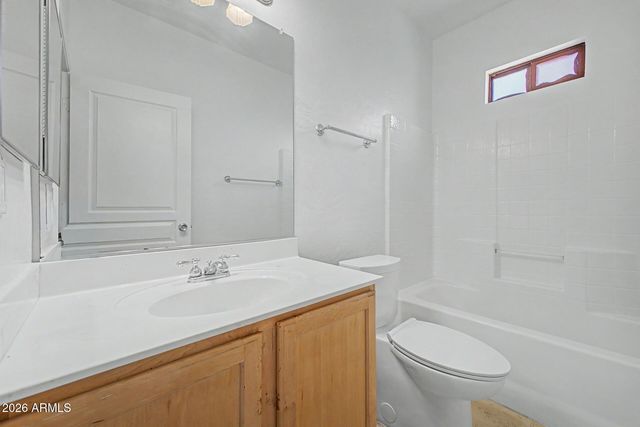 823 W LYDIA Lane, Phoenix, AZ 85041