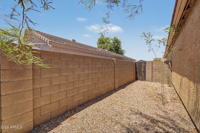 823 W LYDIA Lane, Phoenix, AZ 85041