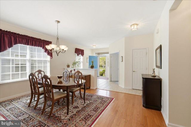74 POND VIEW CIR, Barnegat, NJ 08005