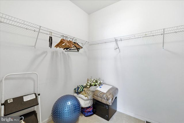 74 POND VIEW CIR, Barnegat, NJ 08005