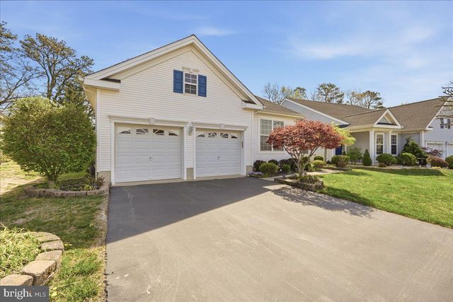 74 POND VIEW CIR, Barnegat, NJ 08005