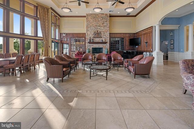 74 POND VIEW CIR, Barnegat, NJ 08005