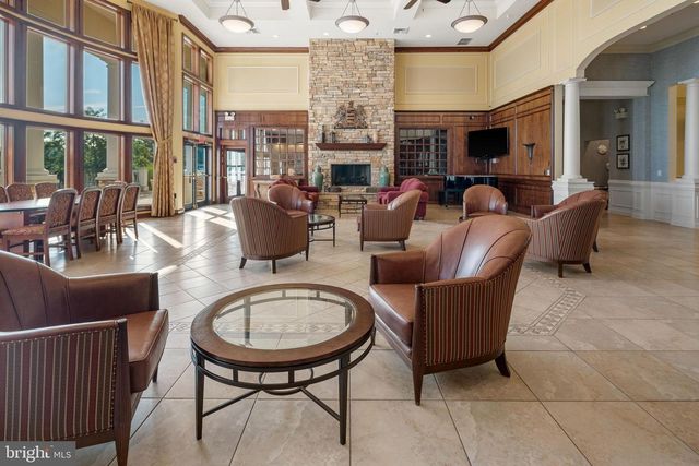 74 POND VIEW CIR, Barnegat, NJ 08005