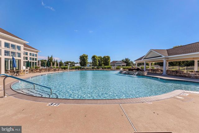74 POND VIEW CIR, Barnegat, NJ 08005