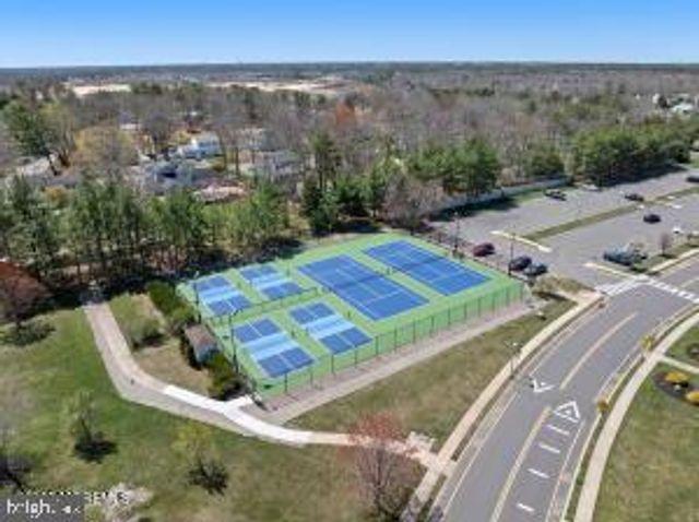 74 POND VIEW CIR, Barnegat, NJ 08005