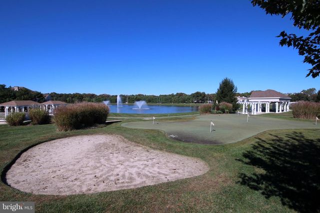 74 POND VIEW CIR, Barnegat, NJ 08005