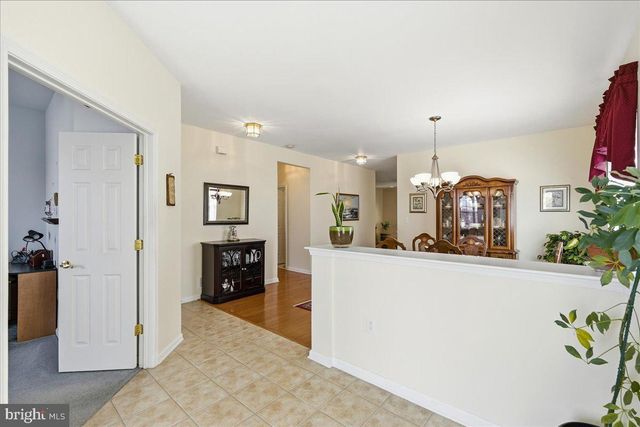 74 POND VIEW CIR, Barnegat, NJ 08005