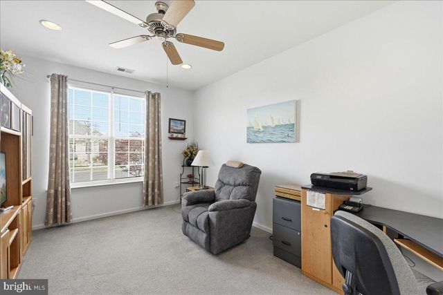 74 POND VIEW CIR, Barnegat, NJ 08005