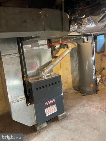 103 HIGHLAND AVE, Chester, PA 19013