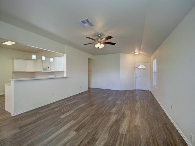 1129 La Mirada, Portland, TX 78374