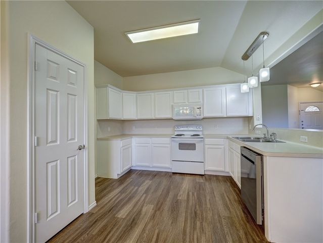 1129 La Mirada, Portland, TX 78374