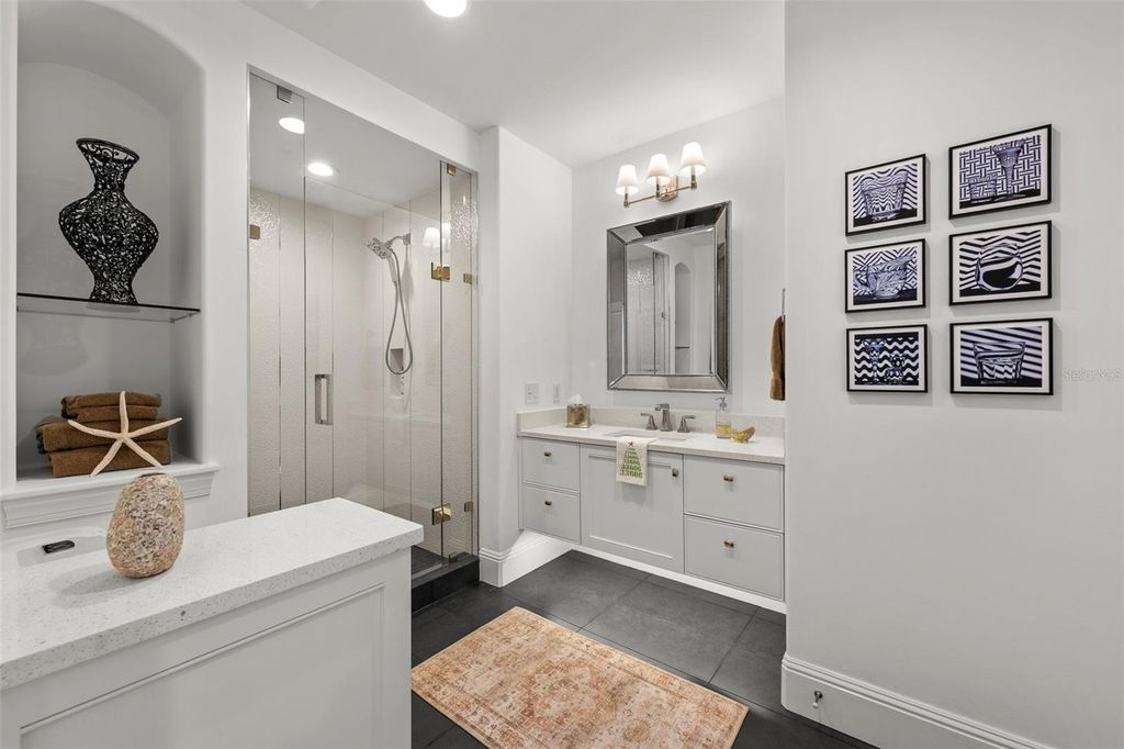 Image 16 of property listing at 509 W BAY STREET 303, Tampa, FL 33606