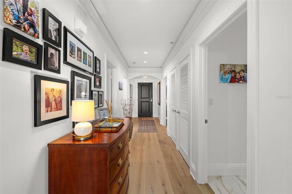 Image 18 of property listing at 509 W BAY STREET 303, Tampa, FL 33606