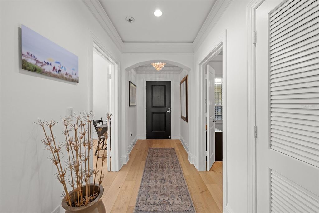 Image 5 of property listing at 509 W BAY STREET 303, Tampa, FL 33606