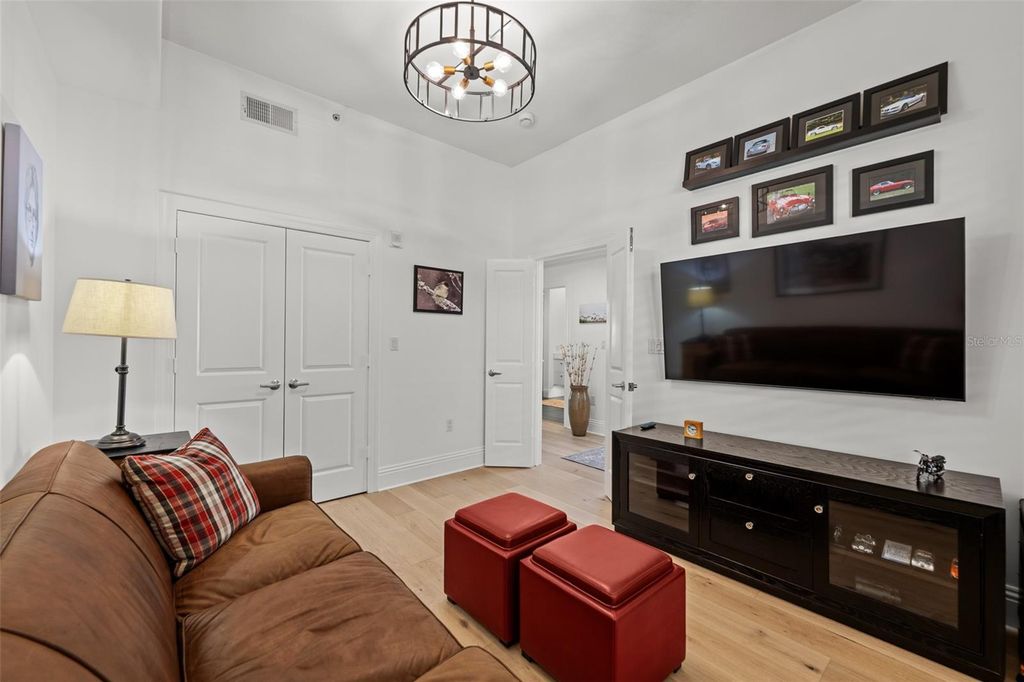 Image 6 of property listing at 509 W BAY STREET 303, Tampa, FL 33606