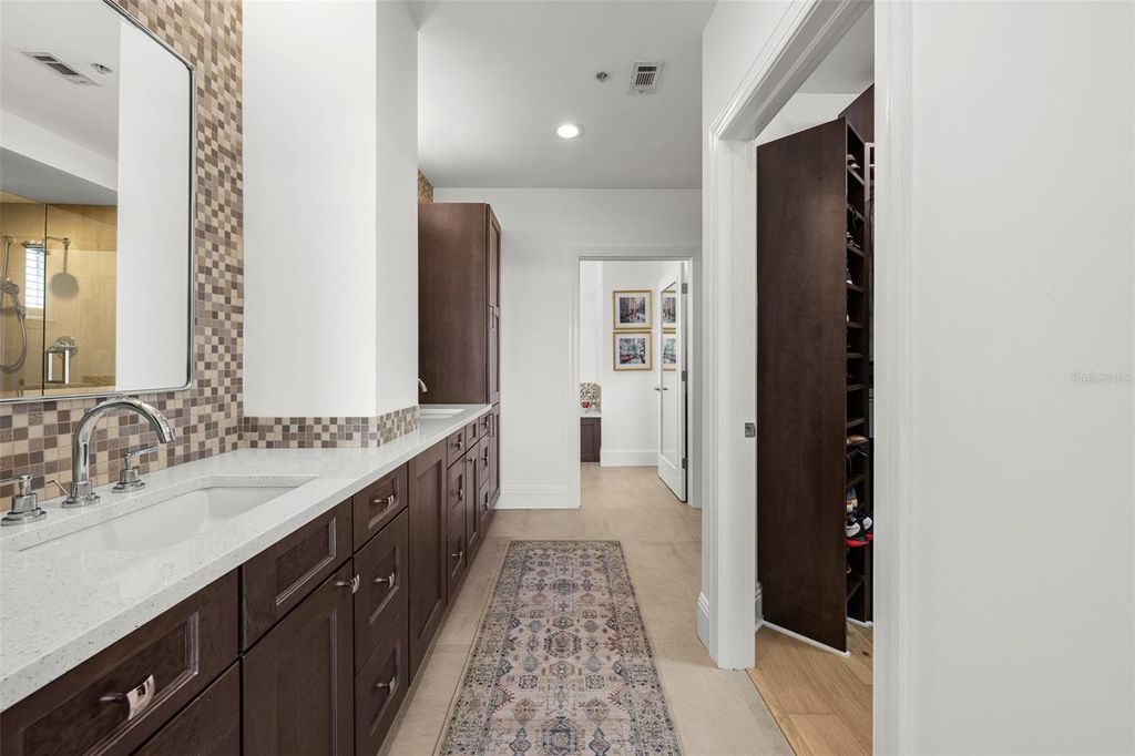 Image 55 of property listing at 509 W BAY STREET 303, Tampa, FL 33606