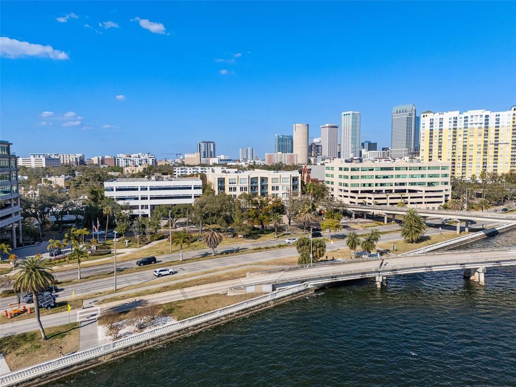 Image 84 of property listing at 509 W BAY STREET 303, Tampa, FL 33606