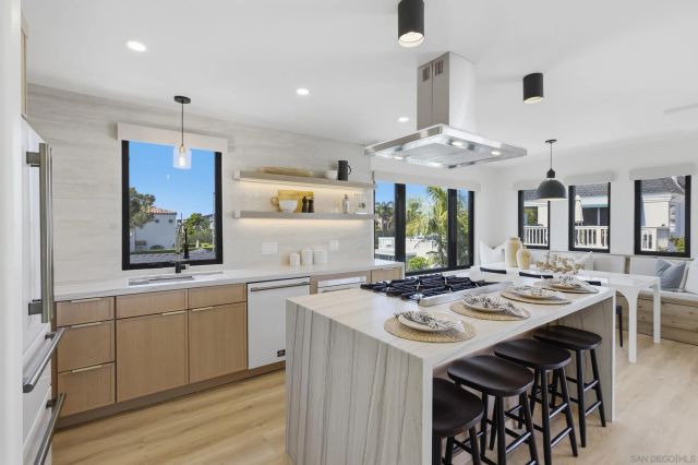 811-13 Balboa Ct, San Diego, CA 92109