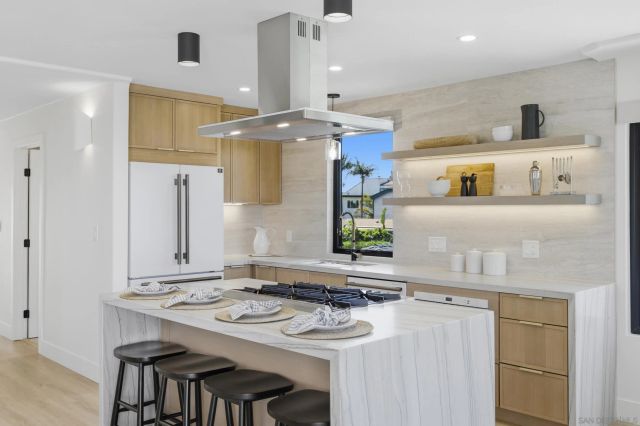 811-13 Balboa Ct, San Diego, CA 92109