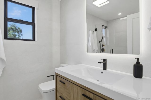 811-13 Balboa Ct, San Diego, CA 92109