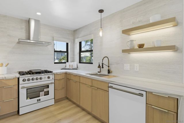 811-13 Balboa Ct, San Diego, CA 92109