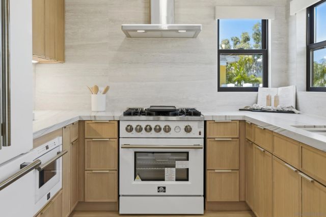 811-13 Balboa Ct, San Diego, CA 92109