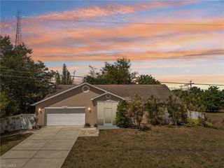 1551 Evalena LN, North Fort Myers, FL 33917