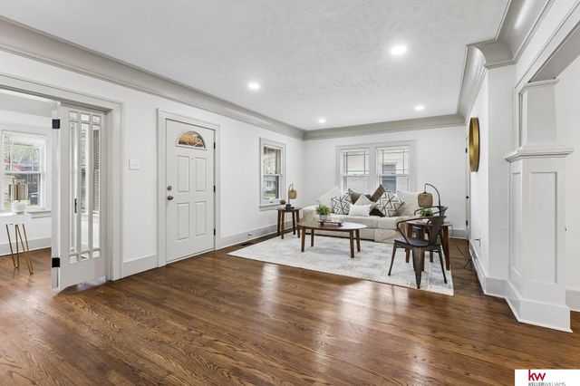 2859 Newport Avenue, Omaha, NE 68112