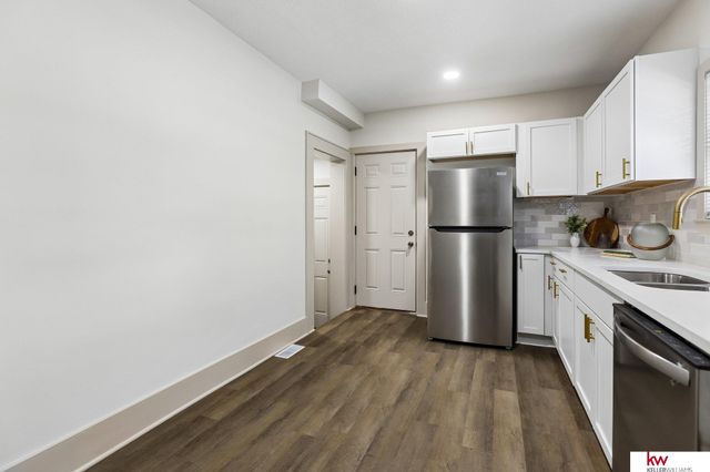 2859 Newport Avenue, Omaha, NE 68112