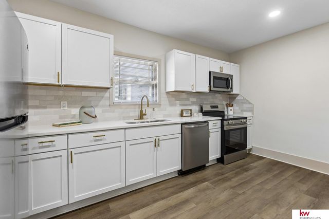 2859 Newport Avenue, Omaha, NE 68112