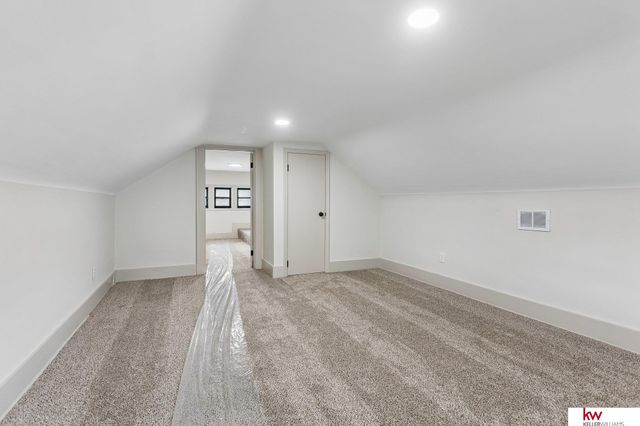 2859 Newport Avenue, Omaha, NE 68112