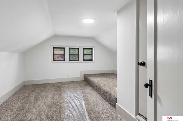 2859 Newport Avenue, Omaha, NE 68112